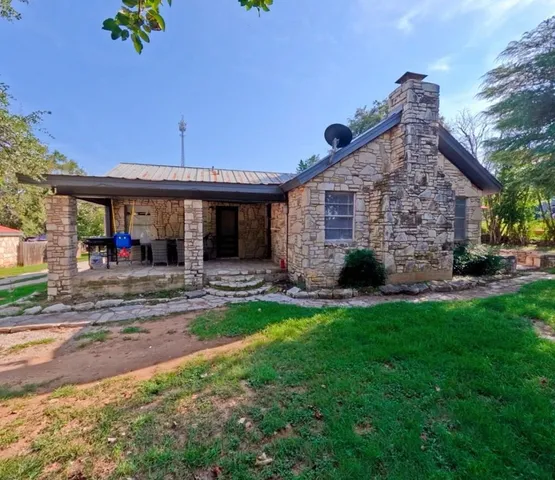 $1,095,000 | 609 West Live Oak Street, Fredericksburg, TX 78624