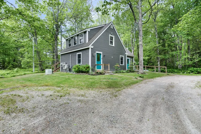 $450,000 | 8 Beech Hill Road, Blue Hill, ME 04614