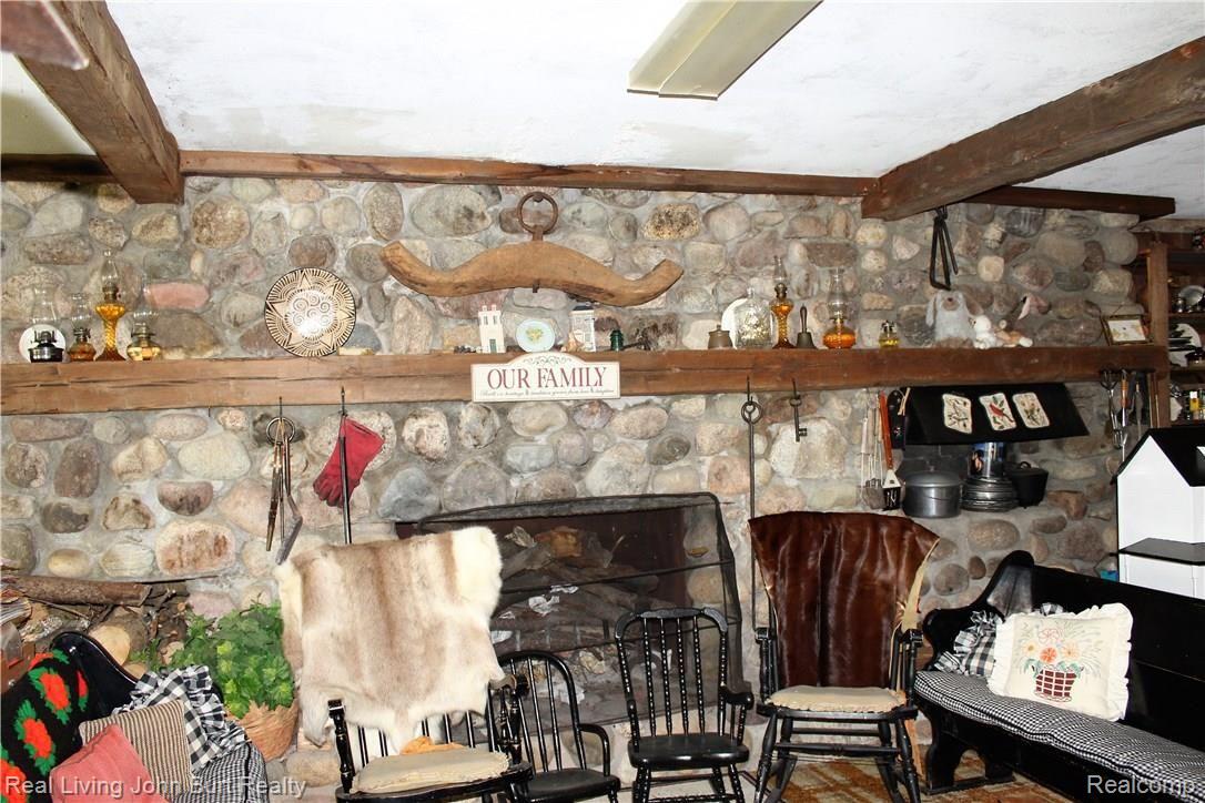 2950 Noble Road Oxford, MI 48370 - Photo 5 of 10 Great Room.JPG