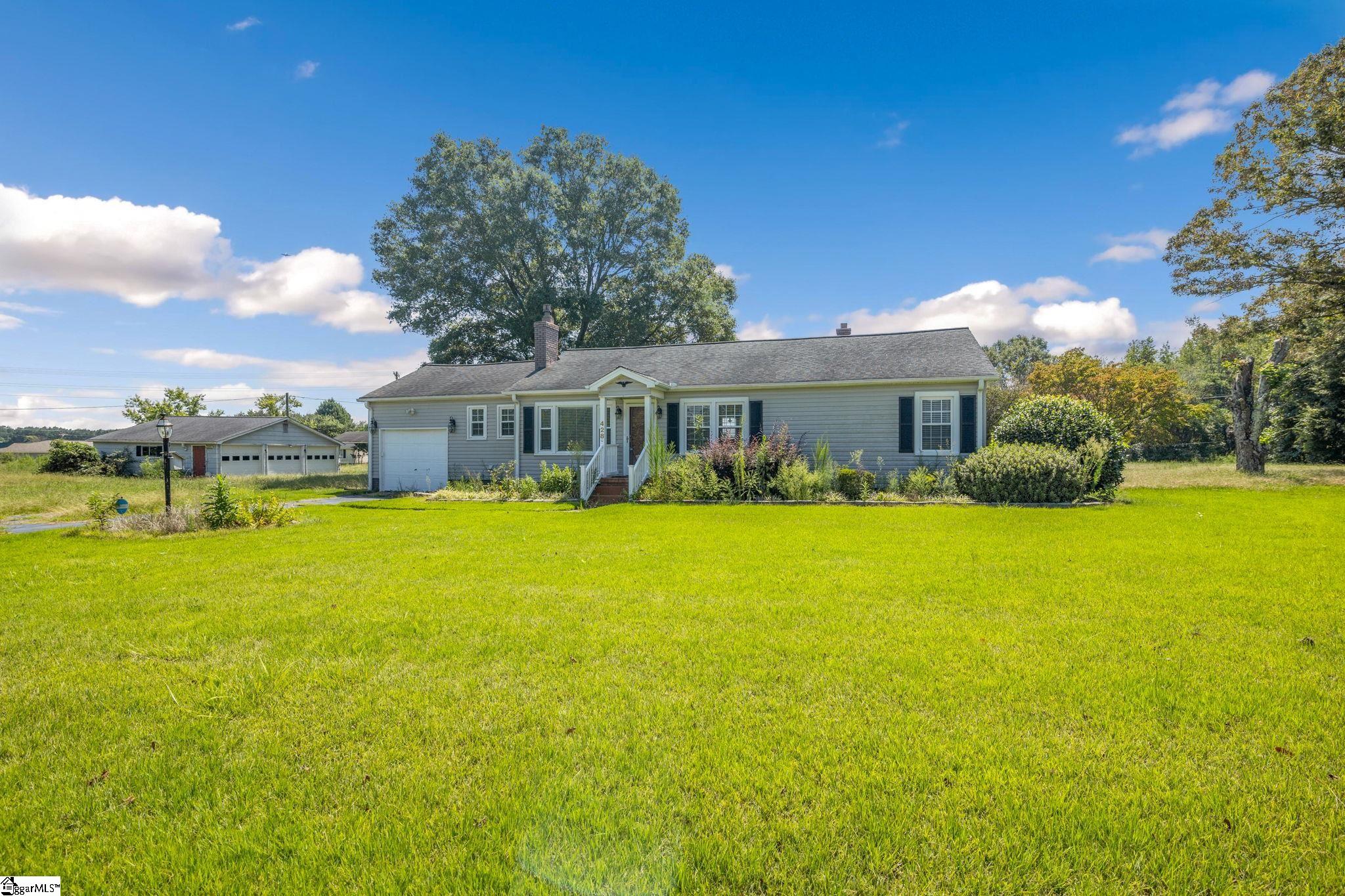 428 Apple Valley Road Duncan, SC 29334 - Photo 2 of 36