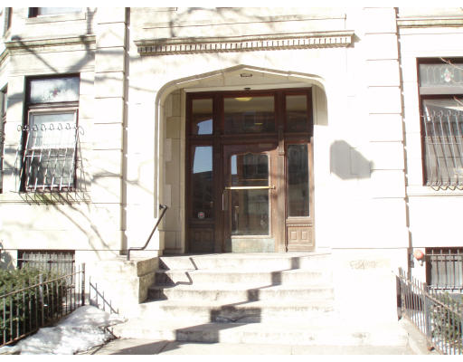 39 Hemenway Street, Unit 14 Boston, MA 02115 - Photo 1 of 3