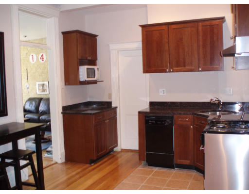 39 Hemenway Street, Unit 14 Boston, MA 02115 - Photo 2 of 3