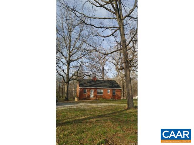 343 Lee Wayside Road Buckingham, VA 23921 - Photo 3 of 18 a front view of a house