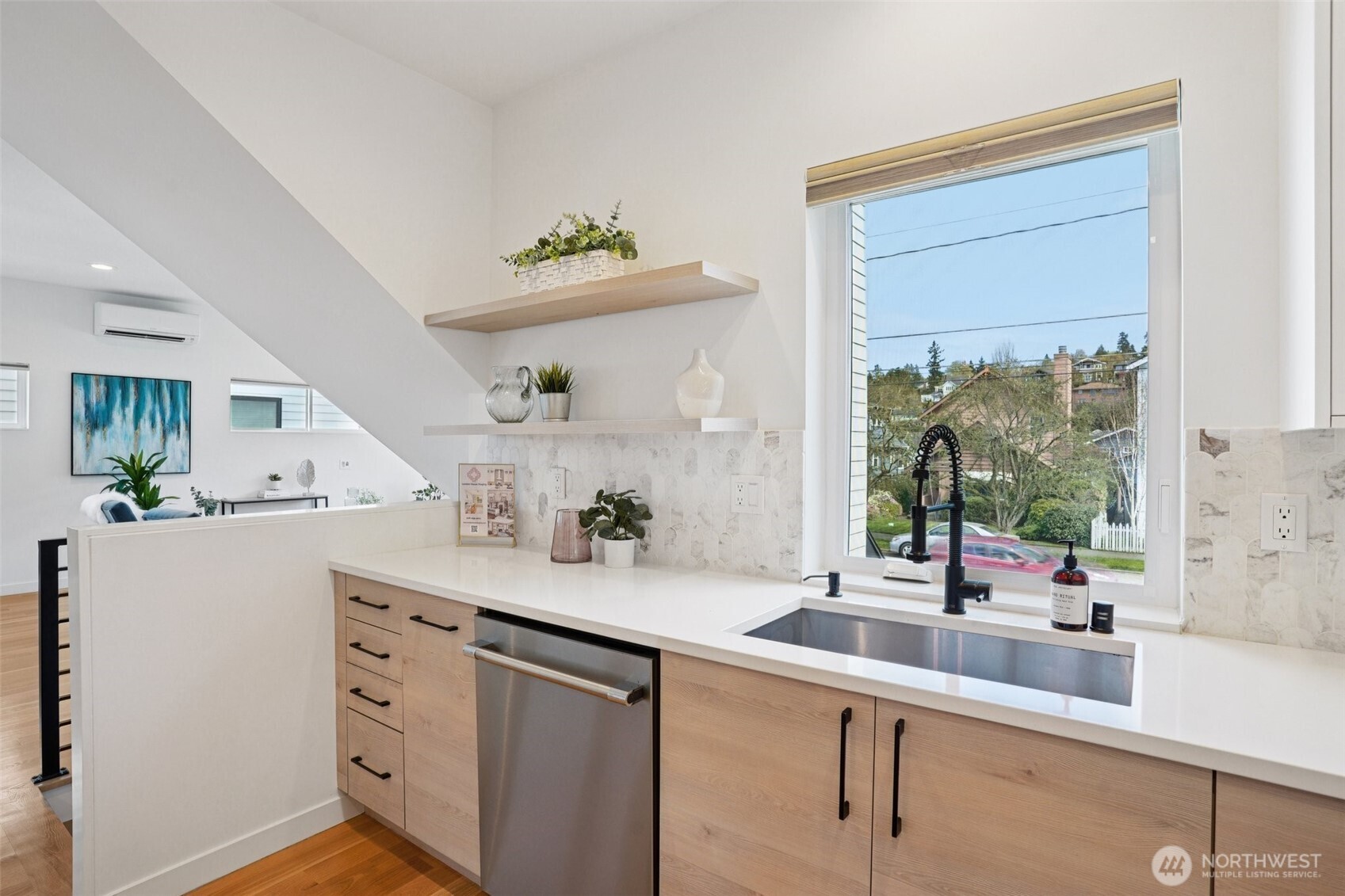 3239 61st Avenue Southwest Seattle, WA 98116 - Photo 11 of 40