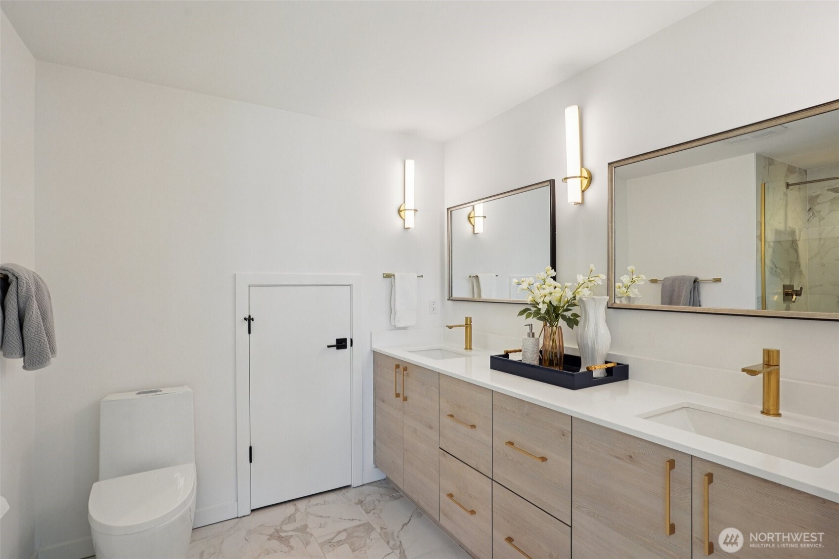 3239 61st Avenue Southwest Seattle, WA 98116 - Photo 20 of 40
