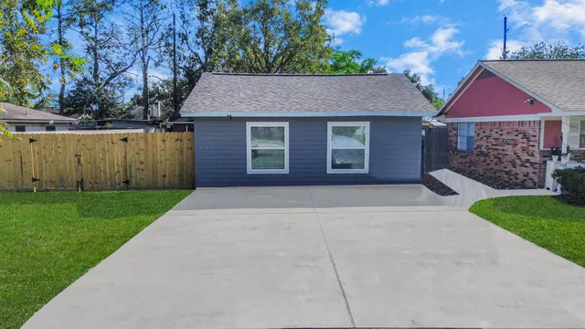 $1,200 | 11127 Melba Lane, Houston, TX 77041