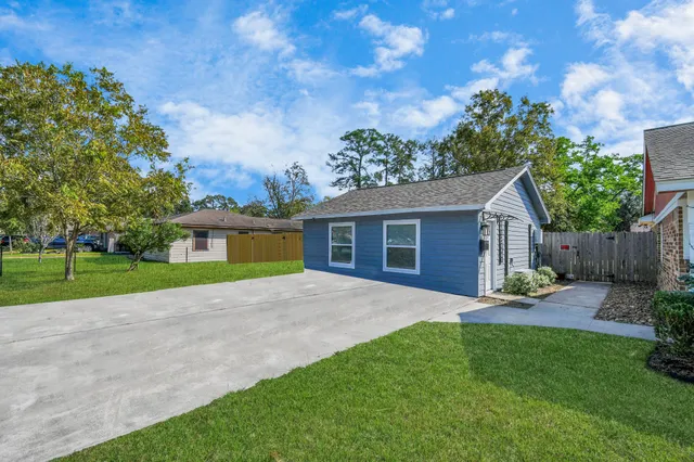 $1,200 | 11127 Melba Lane, Houston, TX 77041