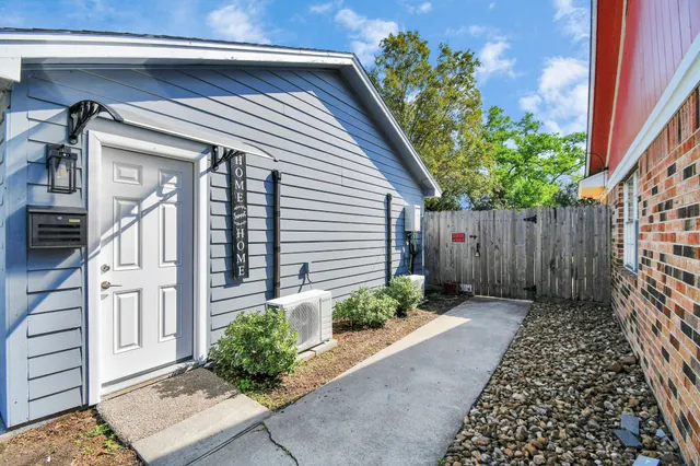 $1,200 | 11127 Melba Lane, Houston, TX 77041