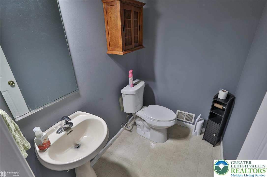 1285 Old Gate Road Northampton, PA 18067 - Photo 7 of 56 Gallery Image 7