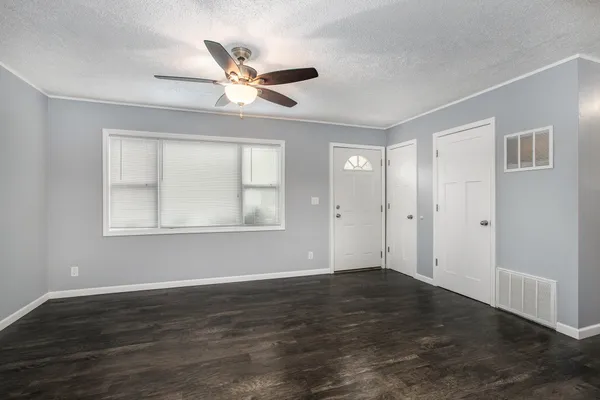 $1,475 | 822 Shumway Avenue, Portage, MI 49002