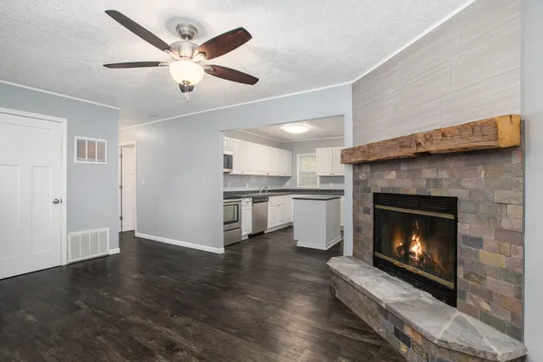 $1,475 | 822 Shumway Avenue, Portage, MI 49002