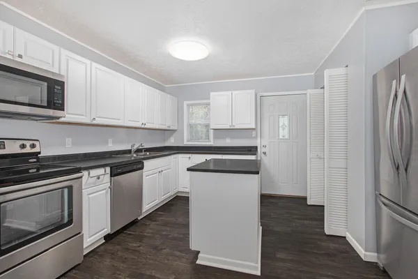 $1,475 | 822 Shumway Avenue, Portage, MI 49002