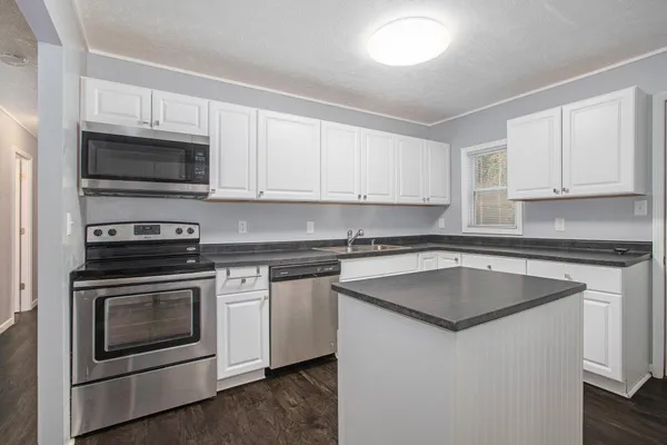 $1,475 | 822 Shumway Avenue, Portage, MI 49002