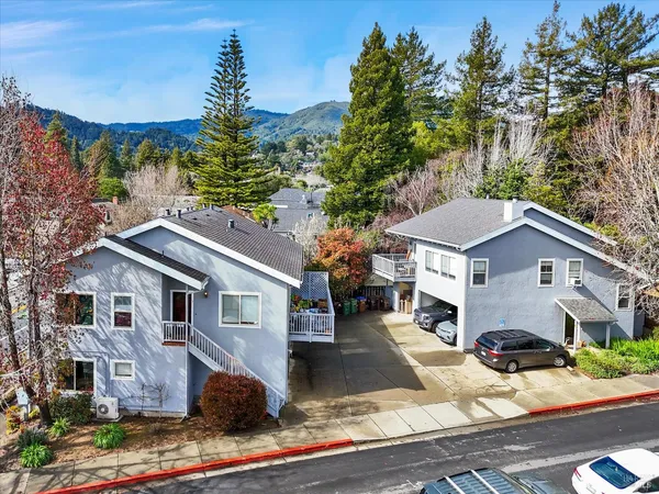 a view of house and outdoor space