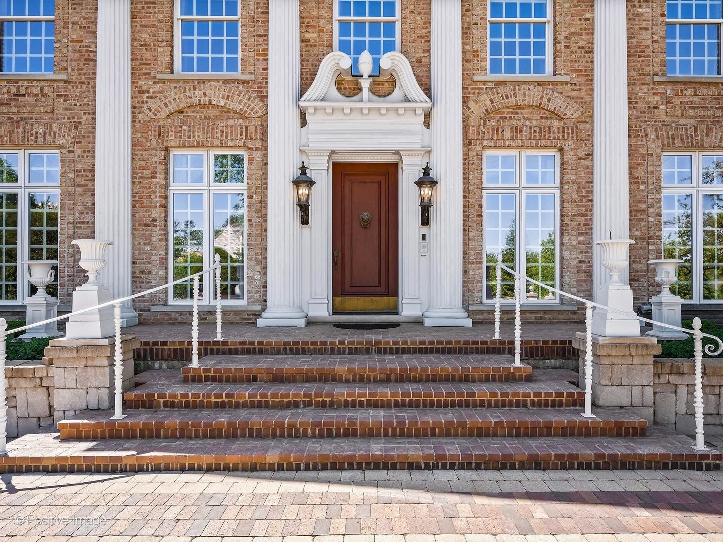 25W471 Plamondon Road Wheaton, IL 60189 - Photo 4 of 121 Gallery Image 4