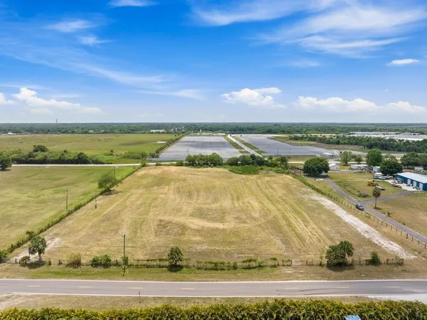 a view of an ocean with city view