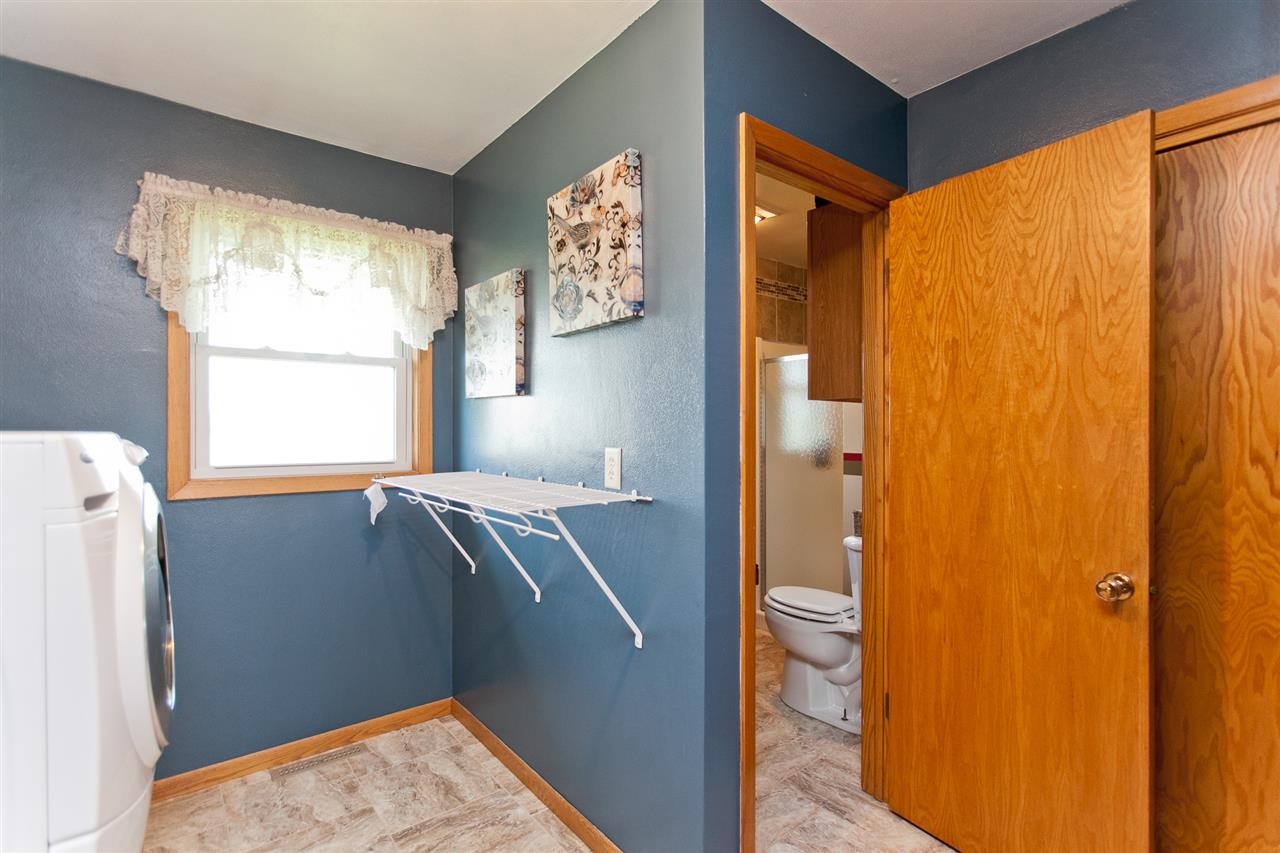 1845 Honey Creek Road Manchester, IA 52057 - Photo 24 of 48 Gallery Image 24