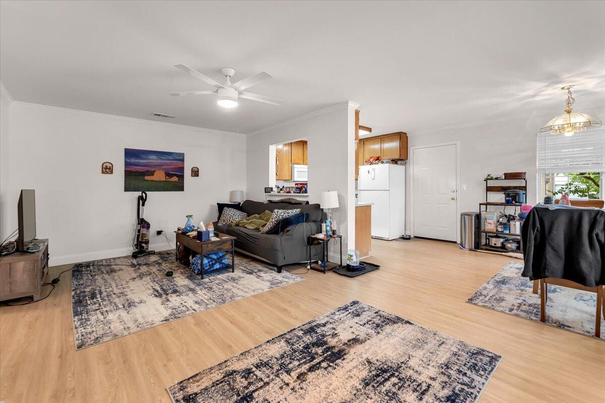 4597 Lynbrook Loop Redding, CA 96003 - Photo 9 of 36 Unit 1 - Living area