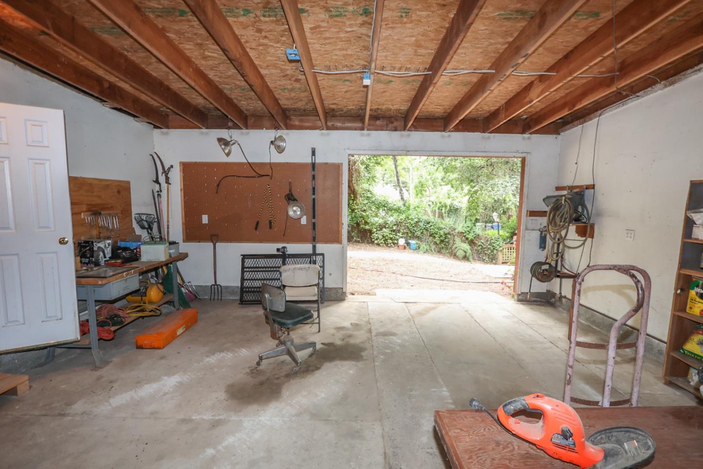 2007 Green Valley Road Watsonville, CA 95076 - Photo 30 of 52 a room with gym equipment and a large window