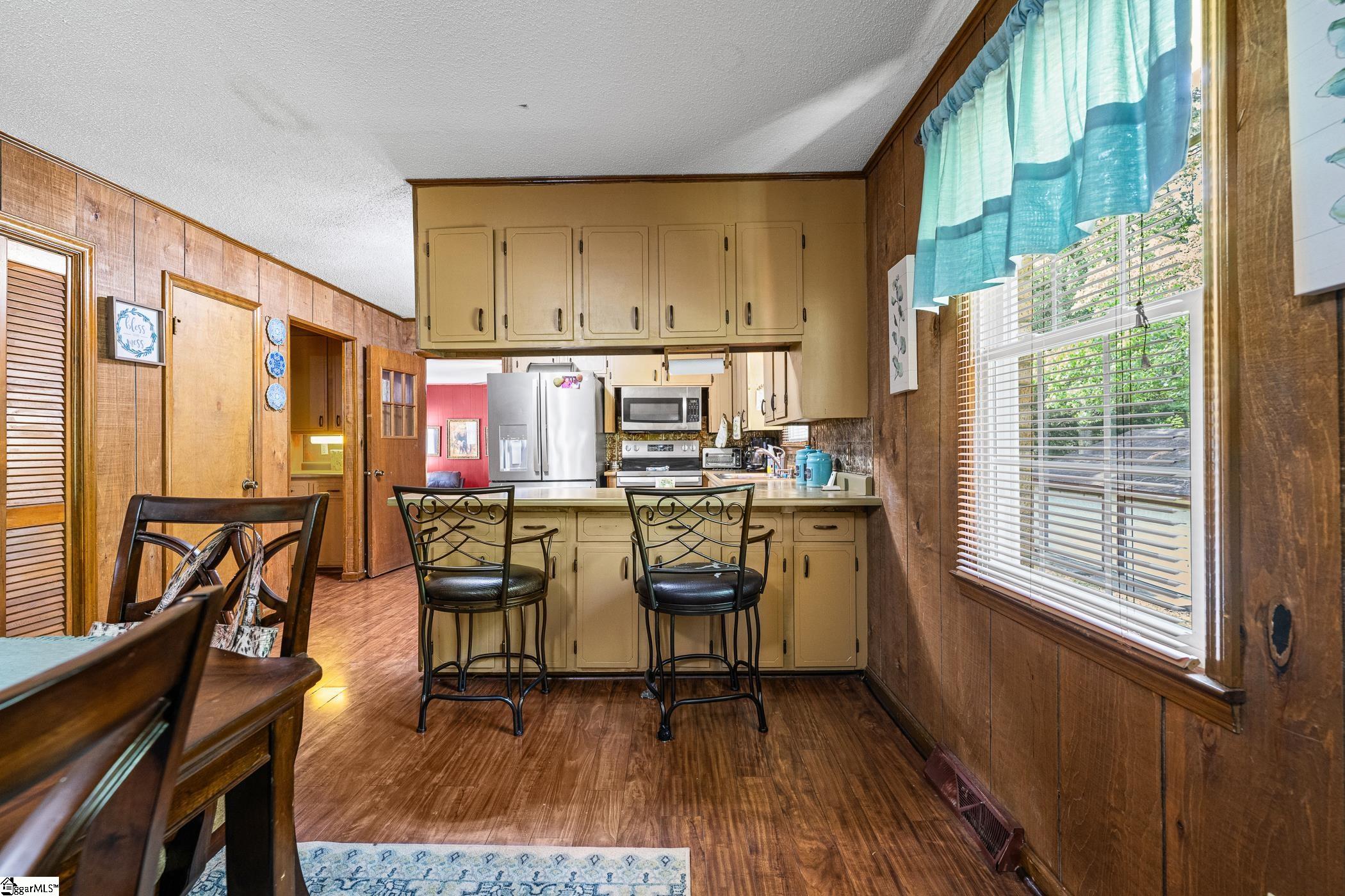 103 Manning Court Greenwood, SC 29649 - Photo 14 of 33