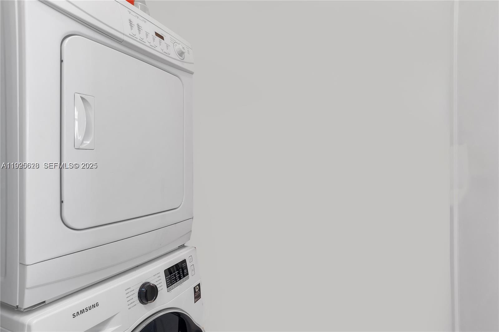 3301 Northeast 1st Avenue, Unit H2606 Miami, FL 33137 - Photo 27 of 31 a bathroom with a shower