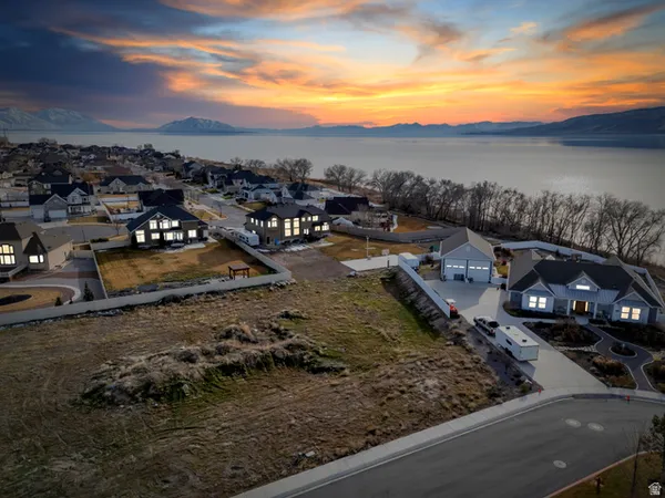 $700,000 | 343 West Bay Drive, Unit 21, Vineyard, UT 84059