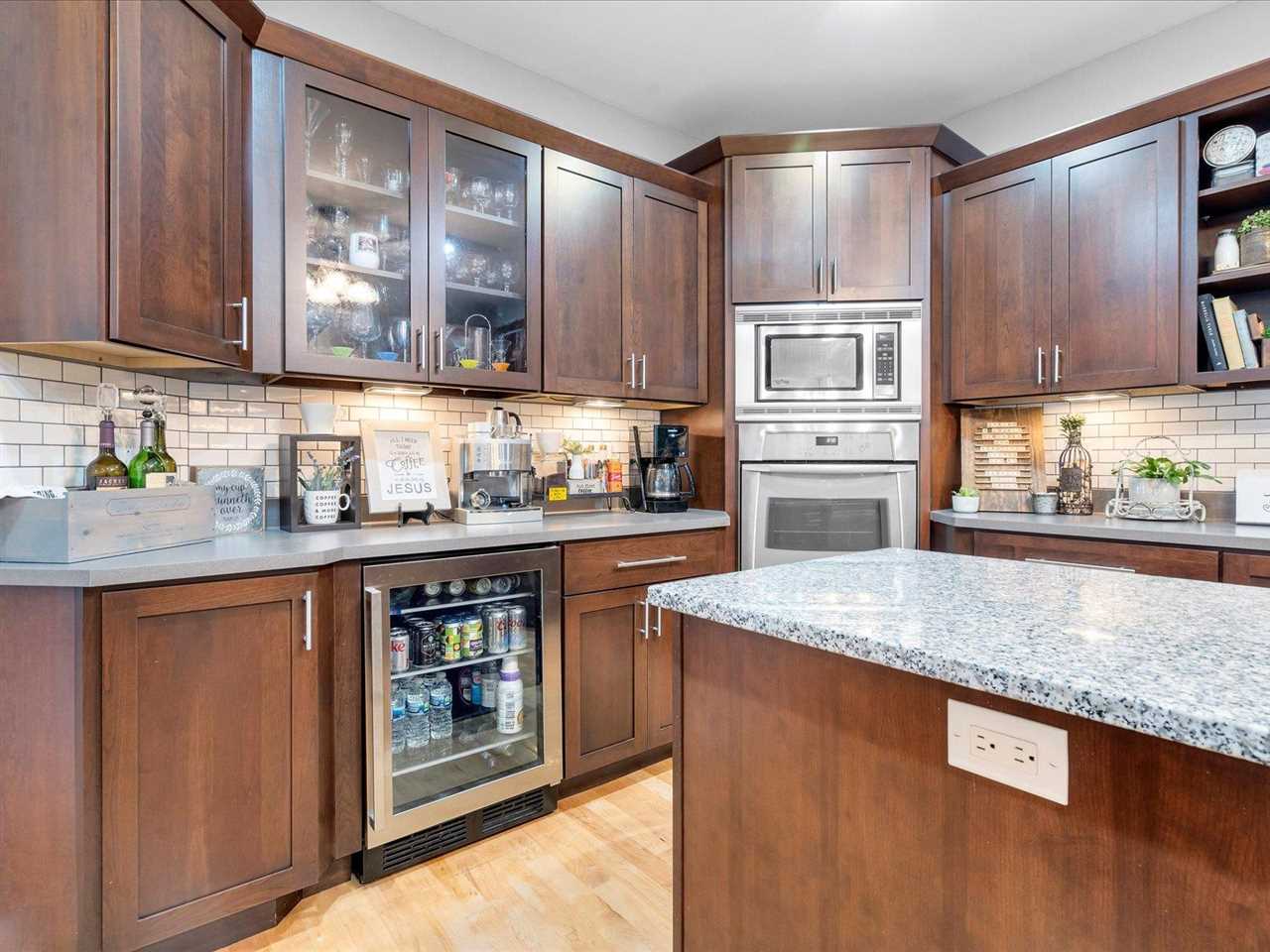 4062 Crestview Road Northeast Solon, IA 52333 - Photo 9 of 47 Gallery Image 9