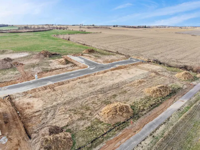 $89,900 | Lot 5 South Eight, Evansville, WI 53536