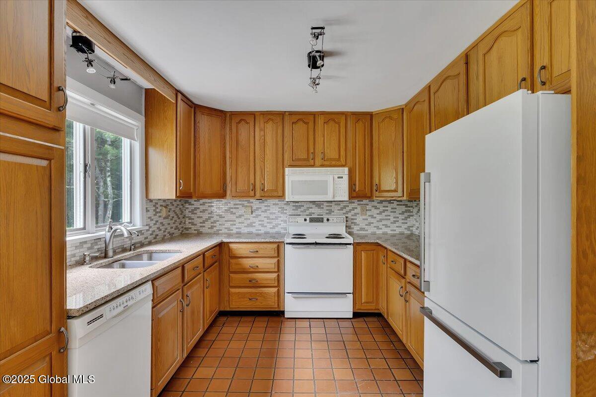 1754 Harlemville Road Ghent, NY 12037 - Photo 14 of 41 14-P1434533