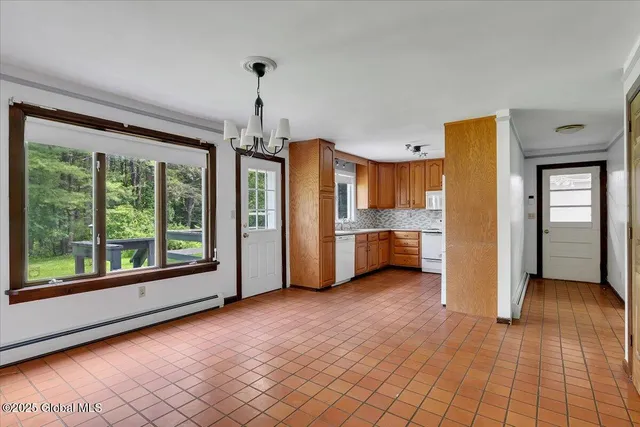 $669,000 | 1754 Harlemville Road, Ghent, NY 12037