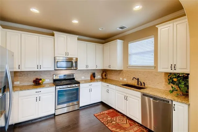 $2,250 | 11929 Terraza Circle, Unit TH37, Austin, TX 78726