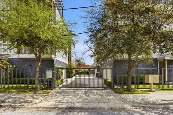 $3,000 | 708 Schwartz Street, Houston, TX 77020