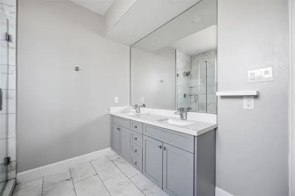 $3,000 | 708 Schwartz Street, Houston, TX 77020