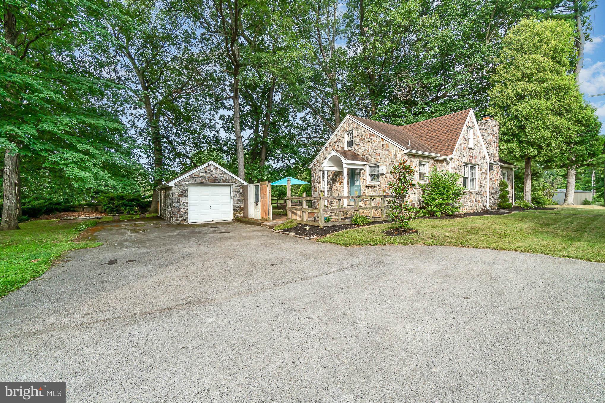 1066 Porters Road Spring Grove, PA 17362 - Photo 2 of 30