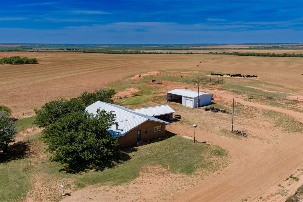 1105 County Road 345 Rotan, TX 79546 - Photo 2 of 21