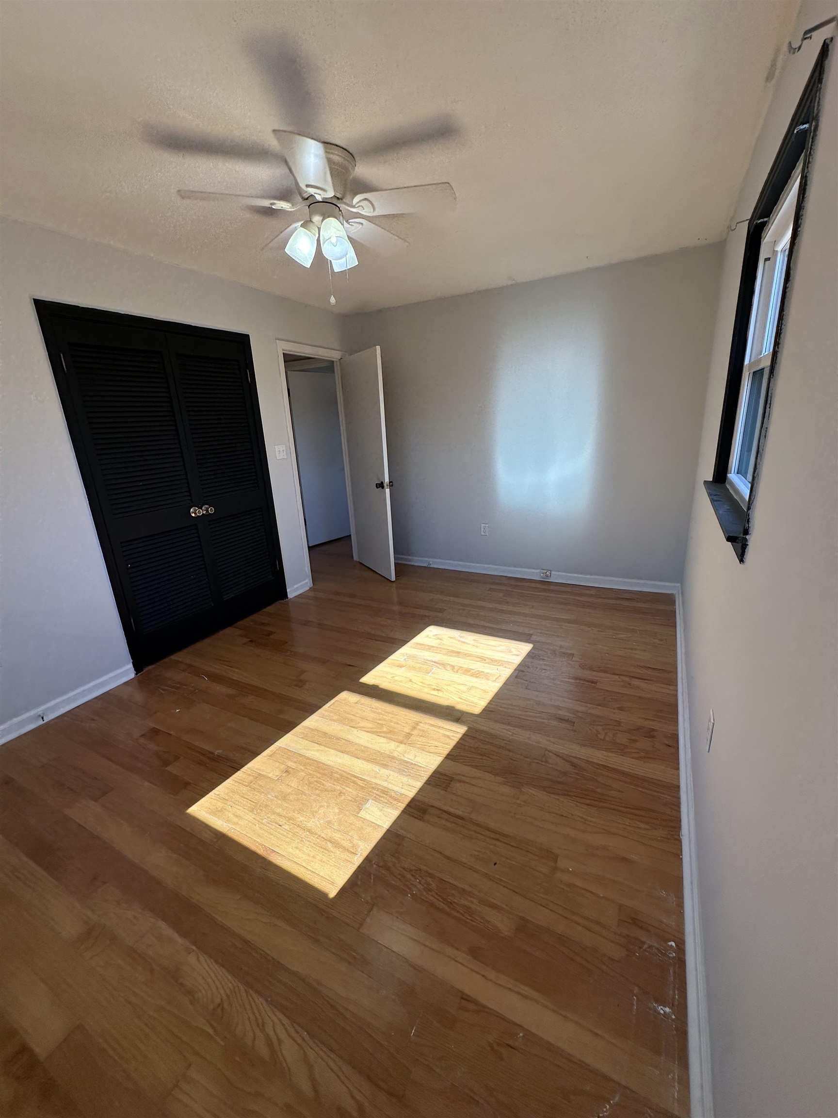 141 Pecan Street Selmer, TN 38375 - Photo 29 of 35 a view of a livingroom with a kitchen