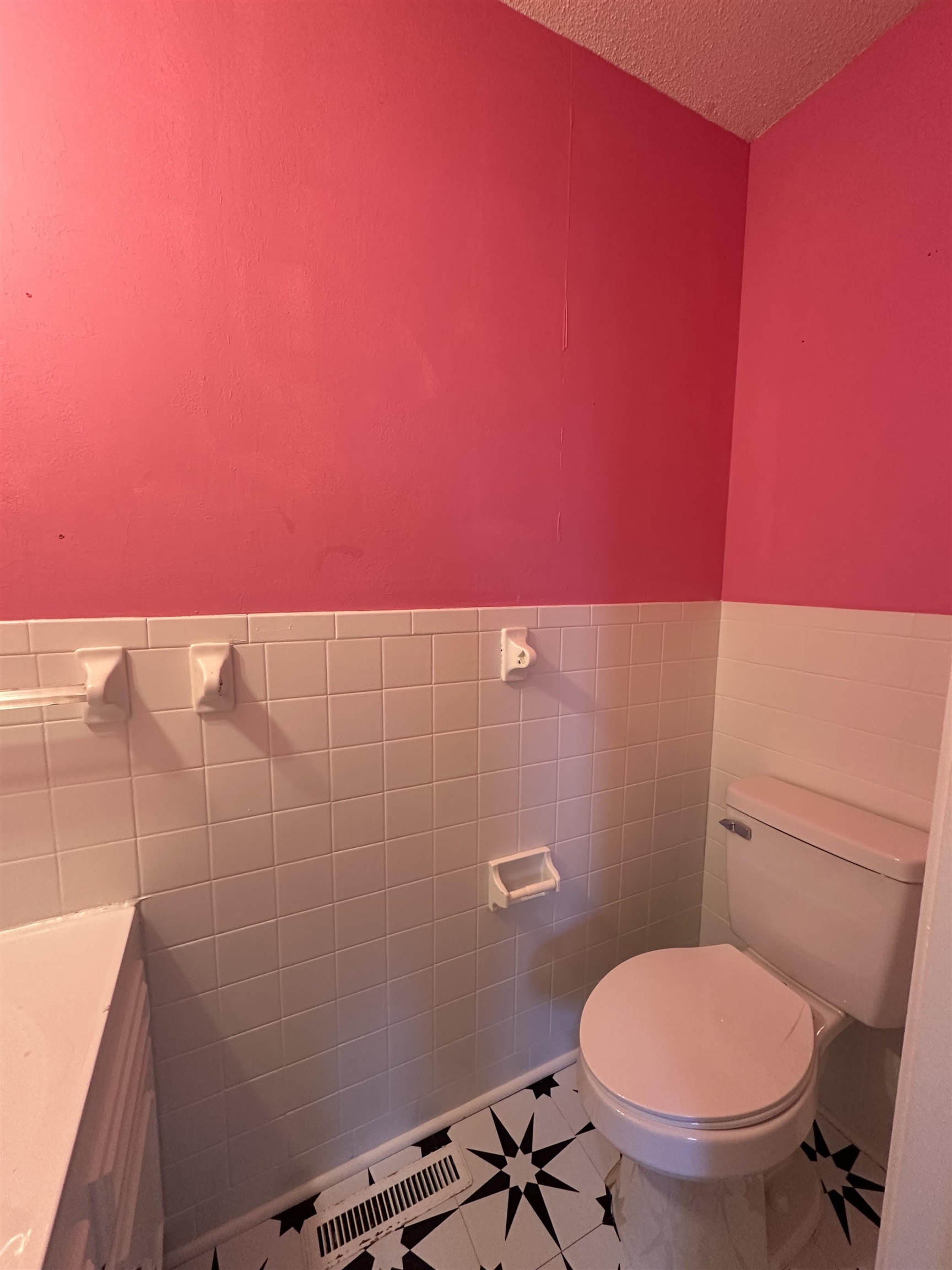 141 Pecan Street Selmer, TN 38375 - Photo 33 of 35 a bathroom with a toilet