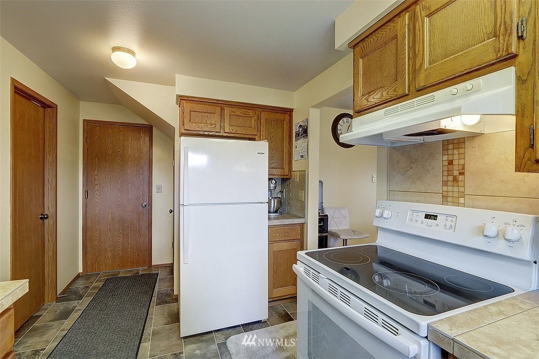 607 65th Place Southeast Everett, WA 98203 - Photo 8 of 18 Gallery Image 8