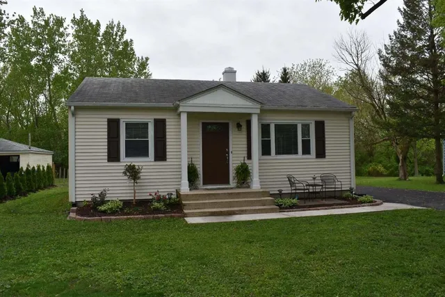 $1,600 | 351 Maple Street, Crown Point, IN 46307