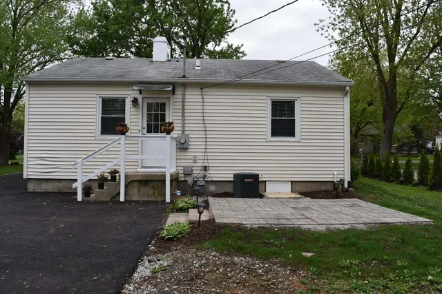 $1,600 | 351 Maple Street, Crown Point, IN 46307