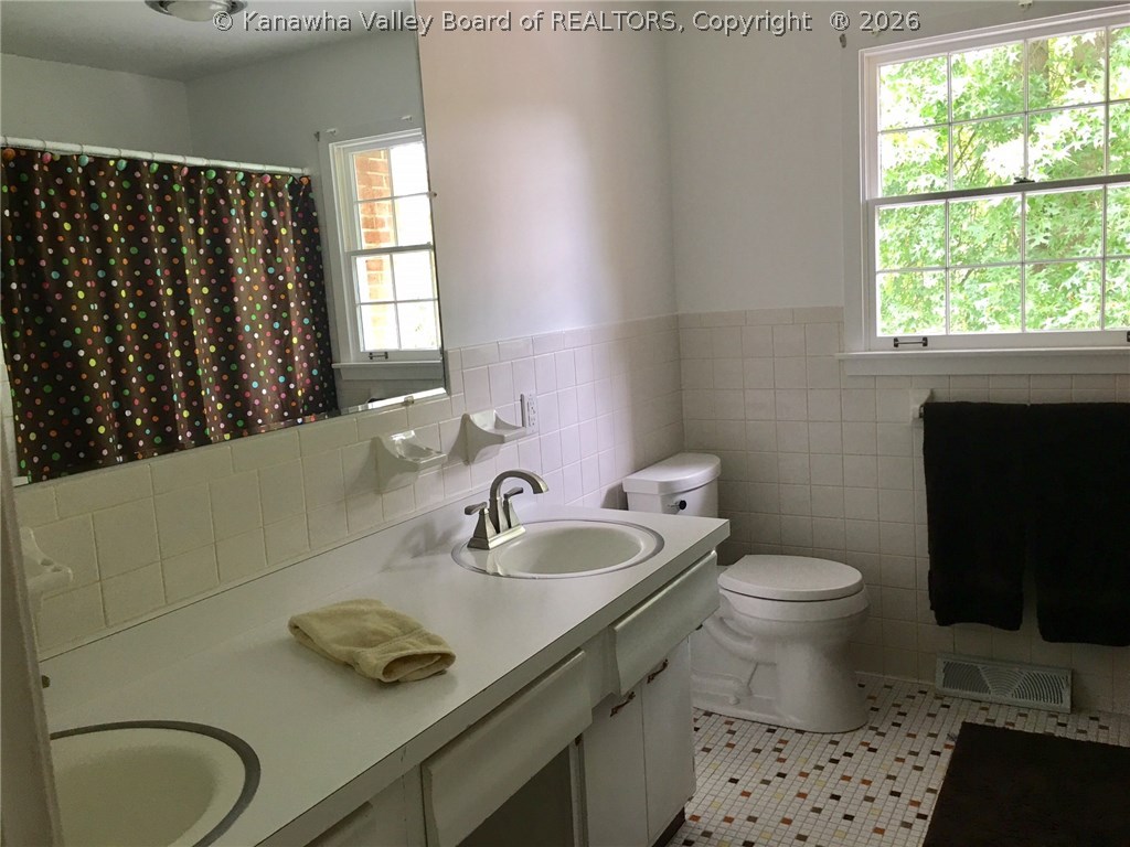 1718 Rolling Hills Road Charleston, WV 25314 - Photo 17 of 20 Gallery Image 17