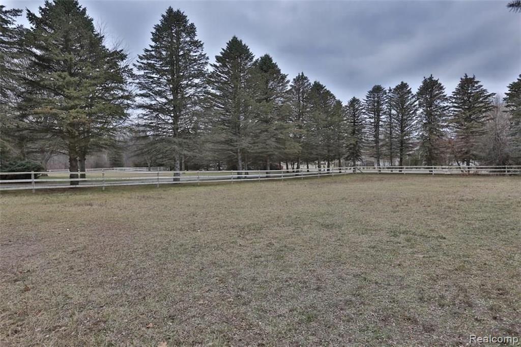 20365 Haggerty Road Belleville, MI 48111 - Photo 31 of 35