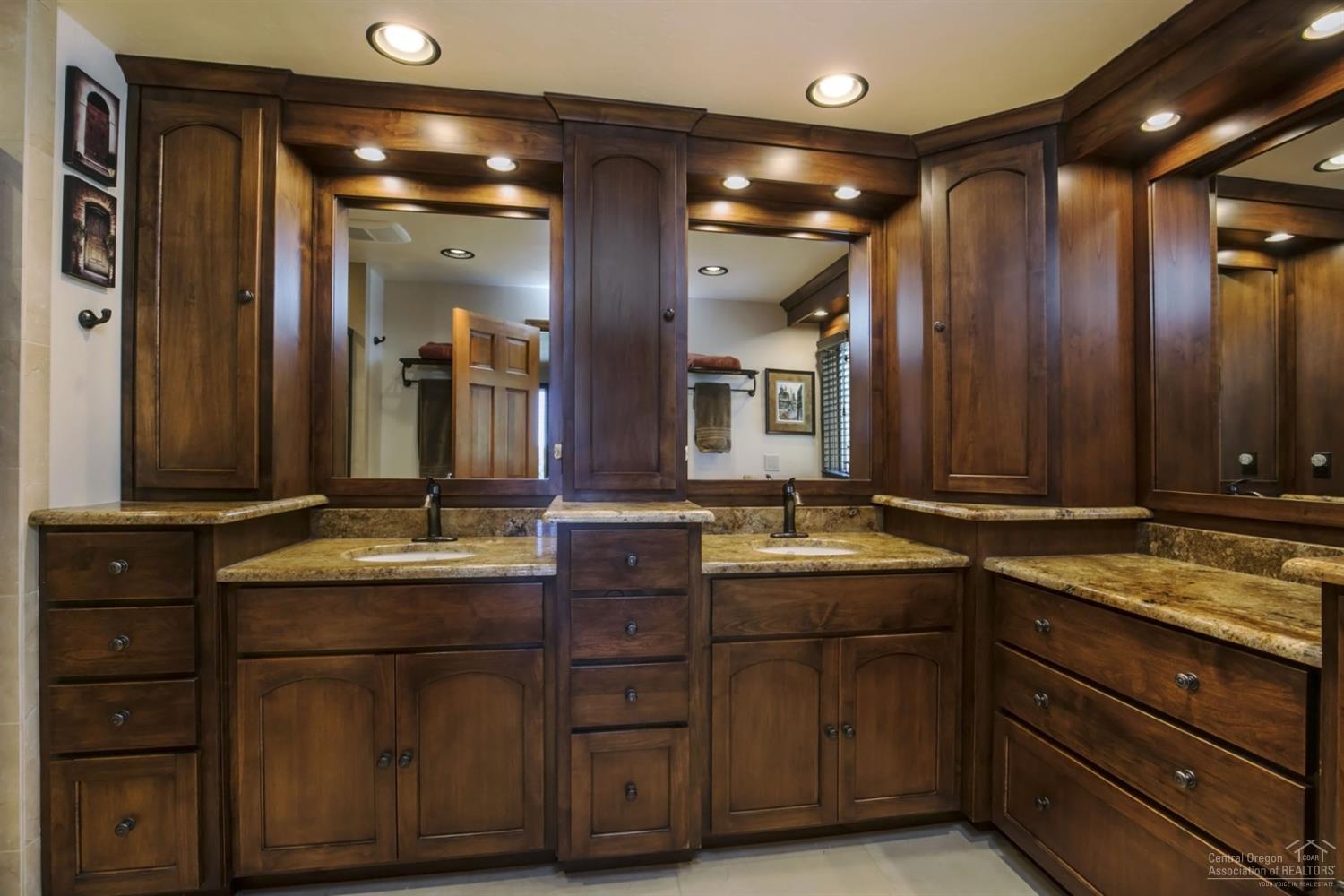 20552 Rusticate Road Bend, OR 97702 - Photo 12 of 25 Additional Photo