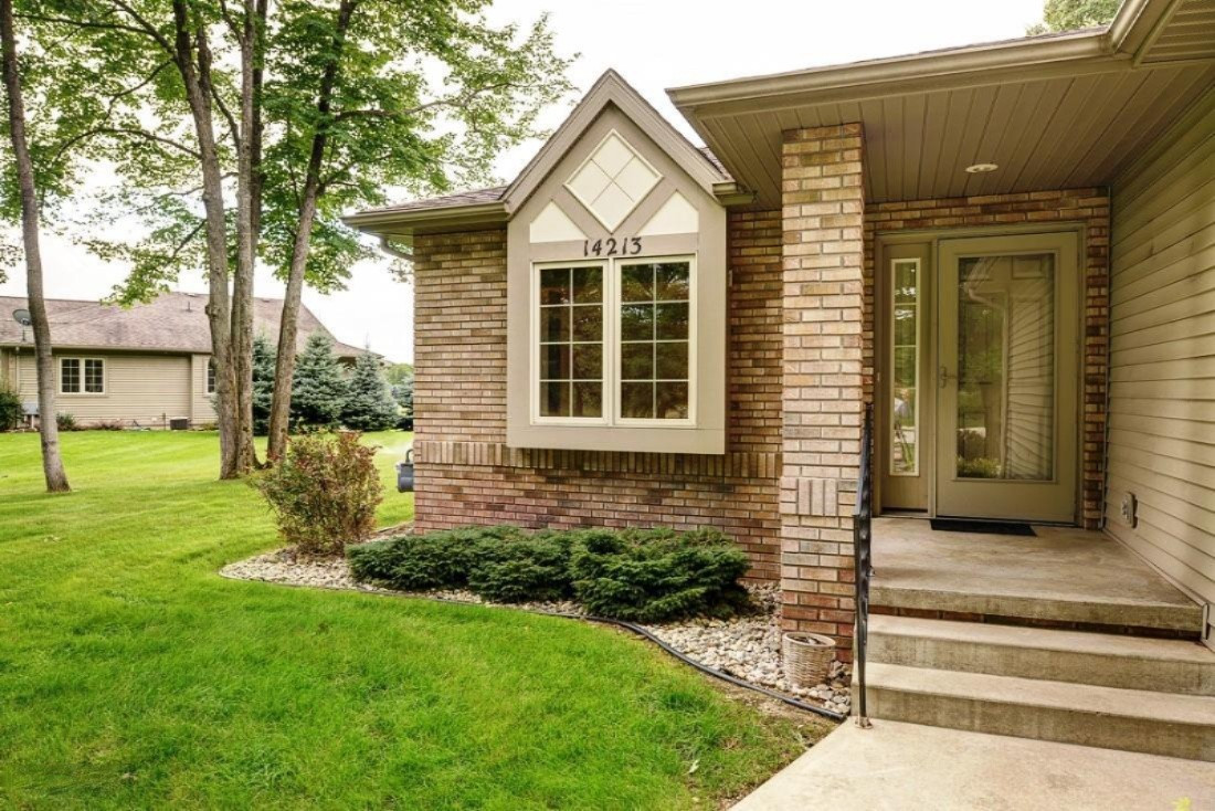 14213 Rivers Way Big Rapids, MI 49307 - Photo 16 of 25 LHP_3814_Front_door
