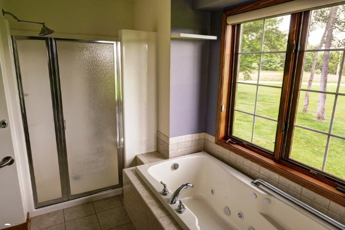 14213 Rivers Way Big Rapids, MI 49307 - Photo 8 of 25 LHP_3769_Master_Bath