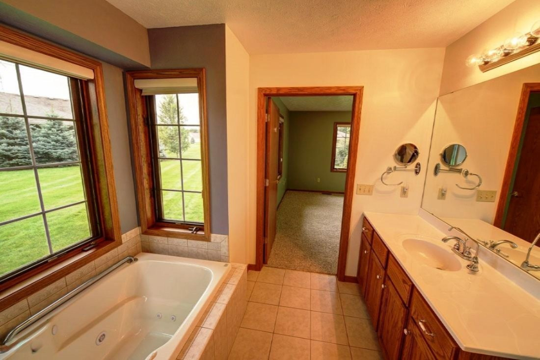 14213 Rivers Way Big Rapids, MI 49307 - Photo 10 of 25 LHP_3780_Master_bath