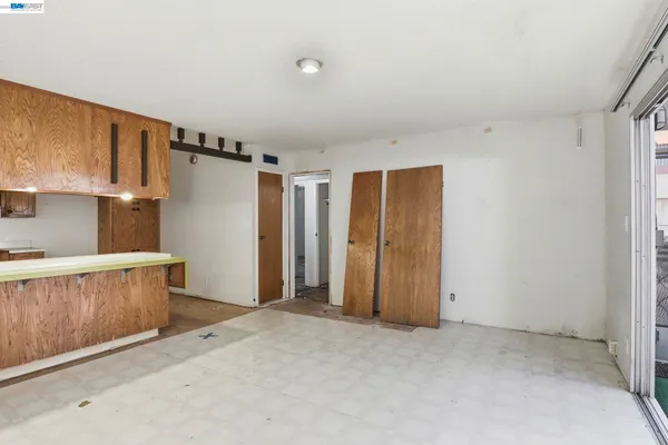 $1,250,000 | 2550 Damuth Street, Oakland, CA 94602