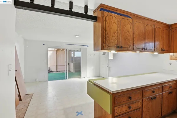 $1,250,000 | 2550 Damuth Street, Oakland, CA 94602