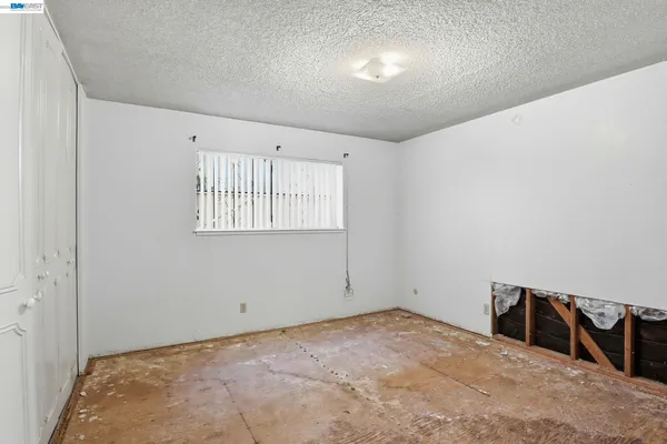 $1,250,000 | 2550 Damuth Street, Oakland, CA 94602