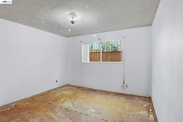 $1,250,000 | 2550 Damuth Street, Oakland, CA 94602